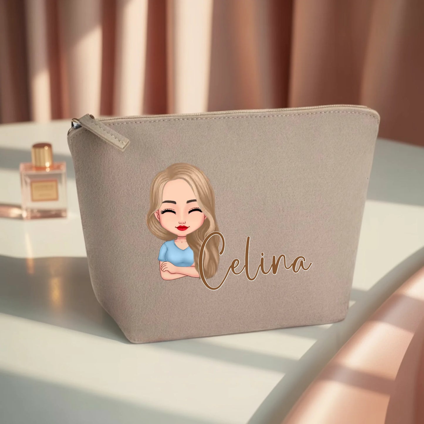 0011_1_the-makeup-bag-remains-unchanged-the-sce_HOQD8r8GS1qq6_uAOvTbdg_jYjSnkz7RyyC-DNdlyNJ9g