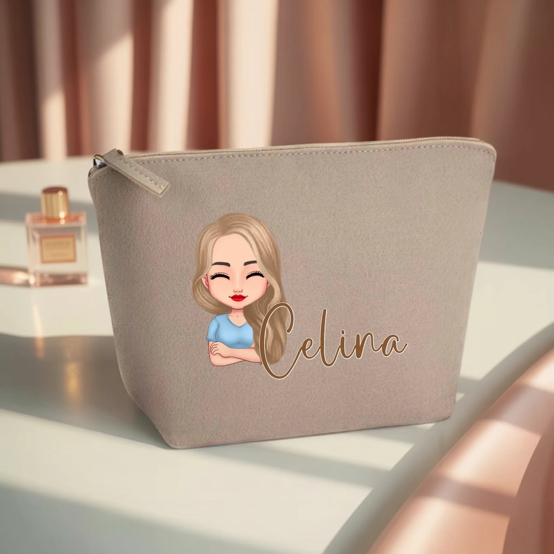 0011_1_the-makeup-bag-remains-unchanged-the-sce_HOQD8r8GS1qq6_uAOvTbdg_jYjSnkz7RyyC-DNdlyNJ9g