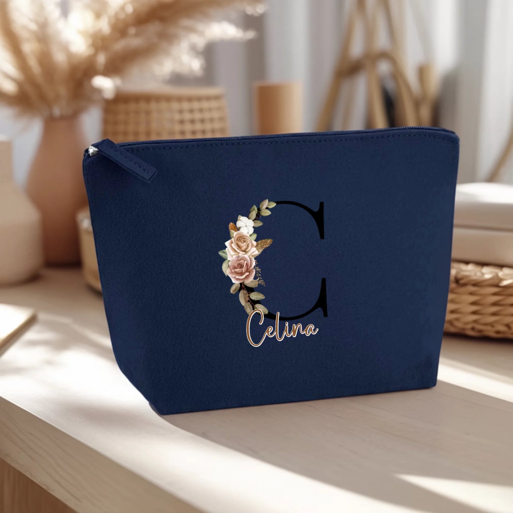 0018_1_the-background-is-a-light-wooden-table-a_VNId6m4FRYOXpdlIytFIEw_W2KuaioDQuWTlo5R0XWDjQ