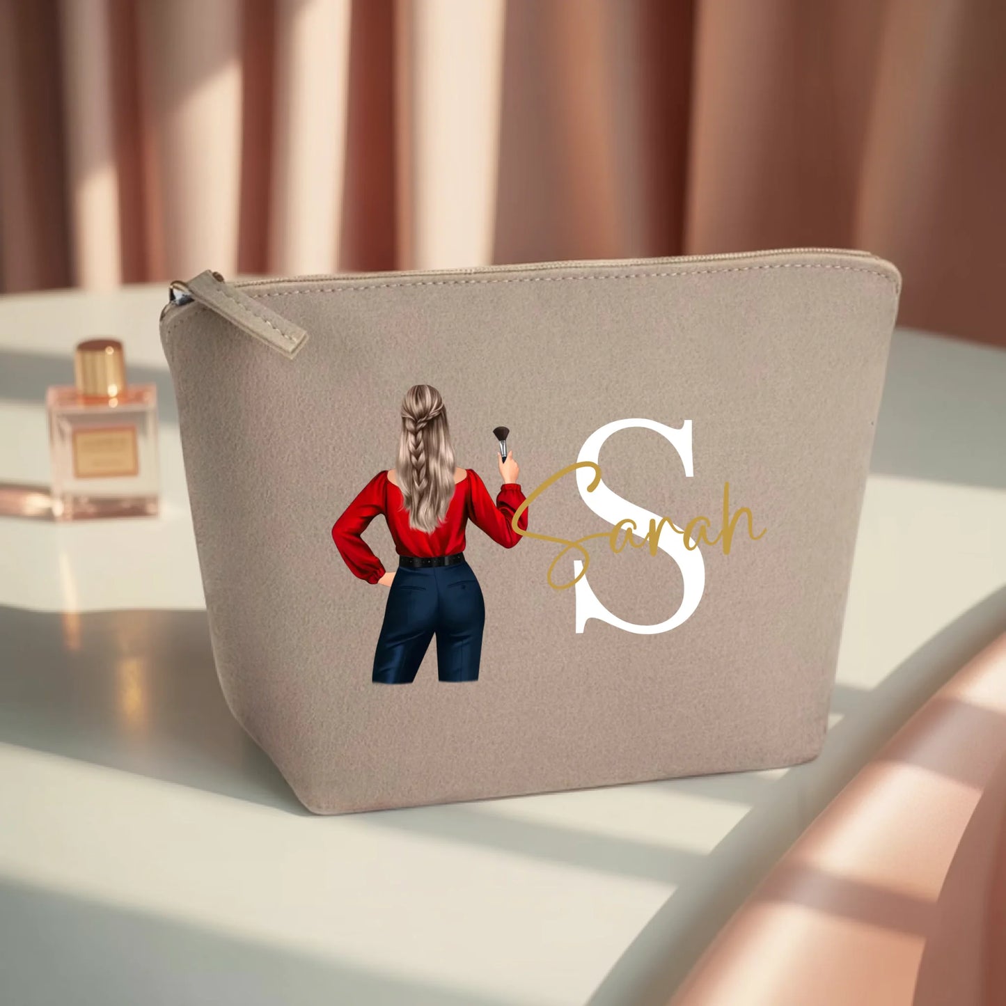 0011_1_the-makeup-bag-remains-unchanged-the-sce_HOQD8r8GS1qq6_uAOvTbdg_jYjSnkz7RyyC-DNdlyNJ9g