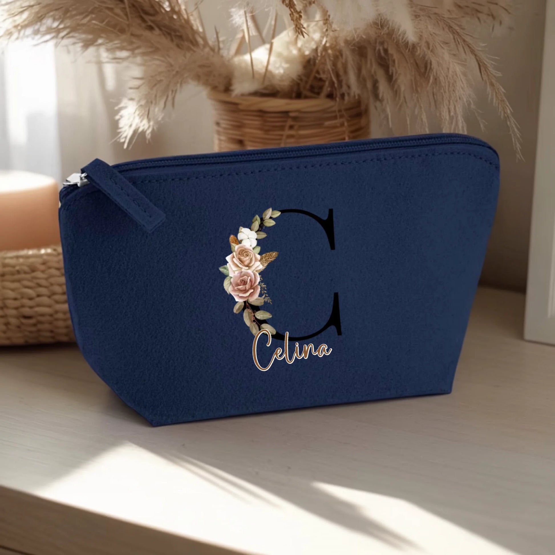 0021_1_the-background-is-a-light-wooden-table-a_3JaydySQQU-Rt82OruZ7gA_Qey6OAIpRQ6ZZruuc_chIg