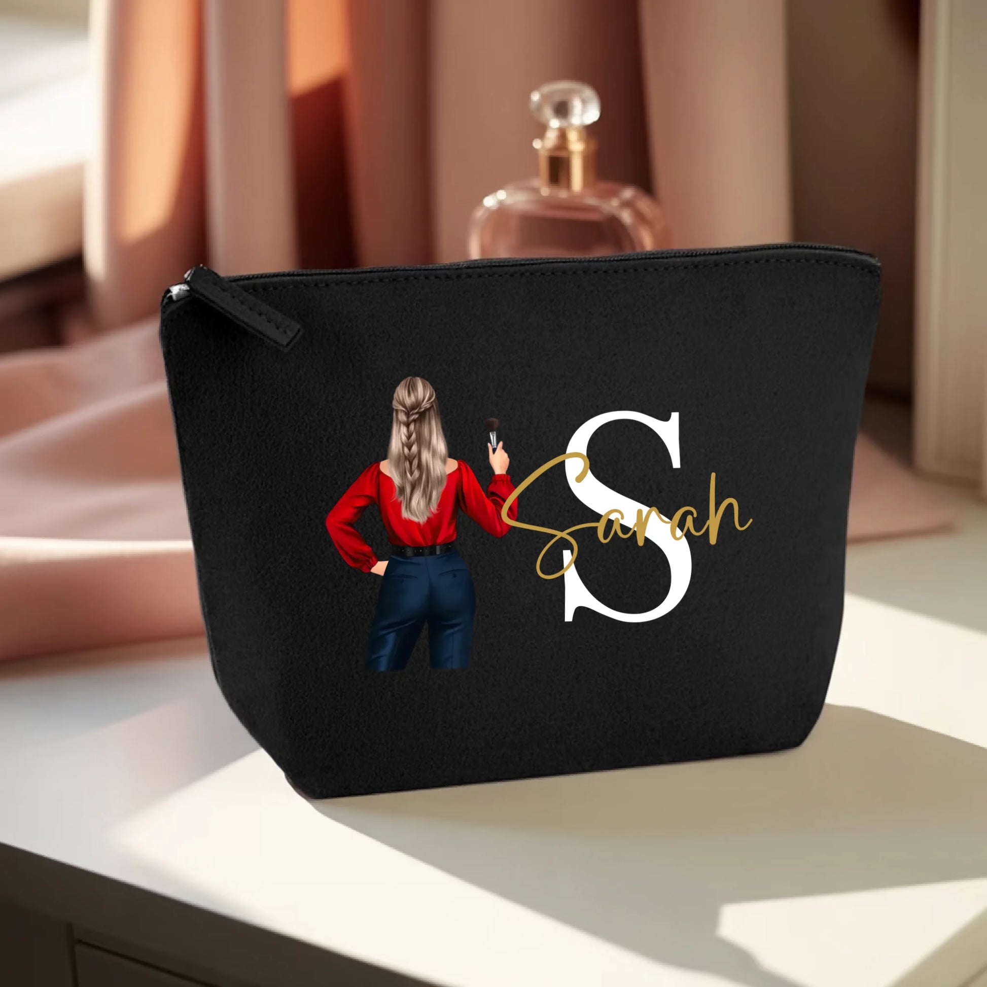 0023_1_the-makeup-bag-remains-unchanged-set-aga_-0mMpJ-jRd-Pr1cq8Xx0dQ_JFimbC0gR3absN0bpjEyrg