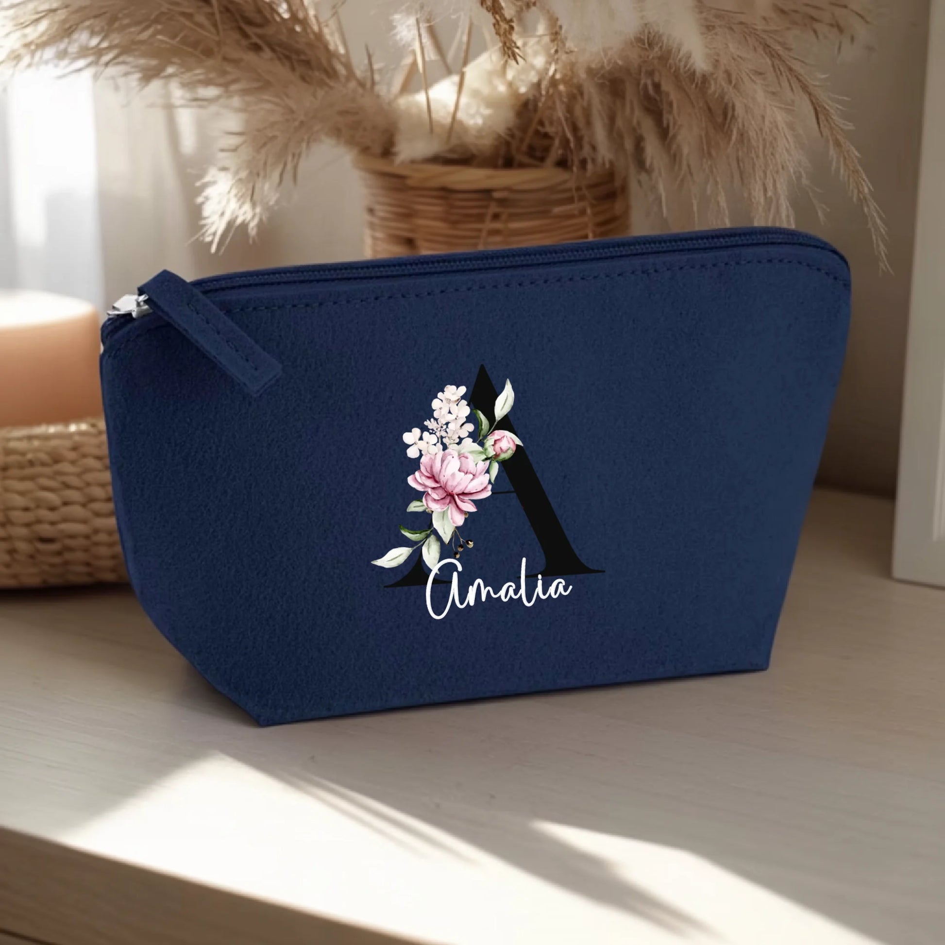 0021_1_the-background-is-a-light-wooden-table-a_3JaydySQQU-Rt82OruZ7gA_Qey6OAIpRQ6ZZruuc_chIg