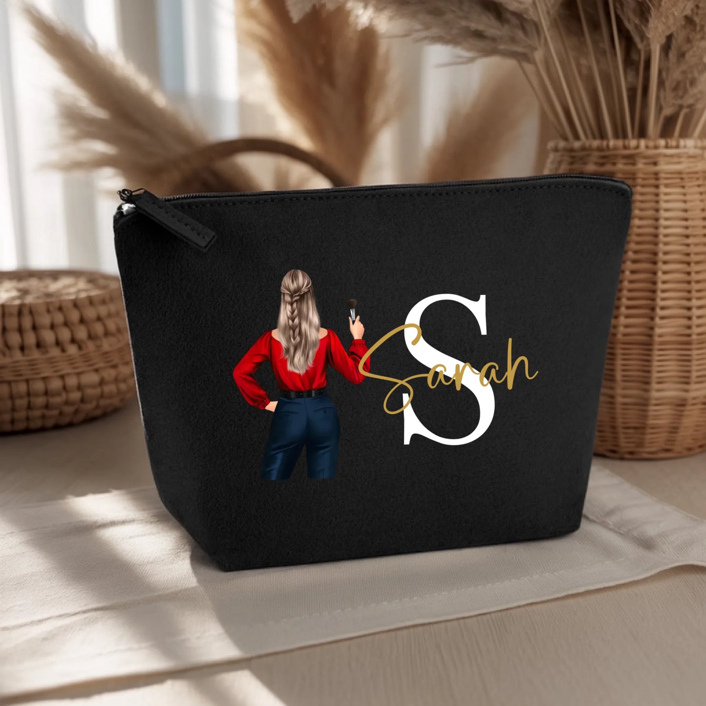 0022_1_the-background-is-set-upon-a-light-woode_5txujEJpQqeACxUFFaohNA_i9Fy41p0RjaLgnxCAW2UsA