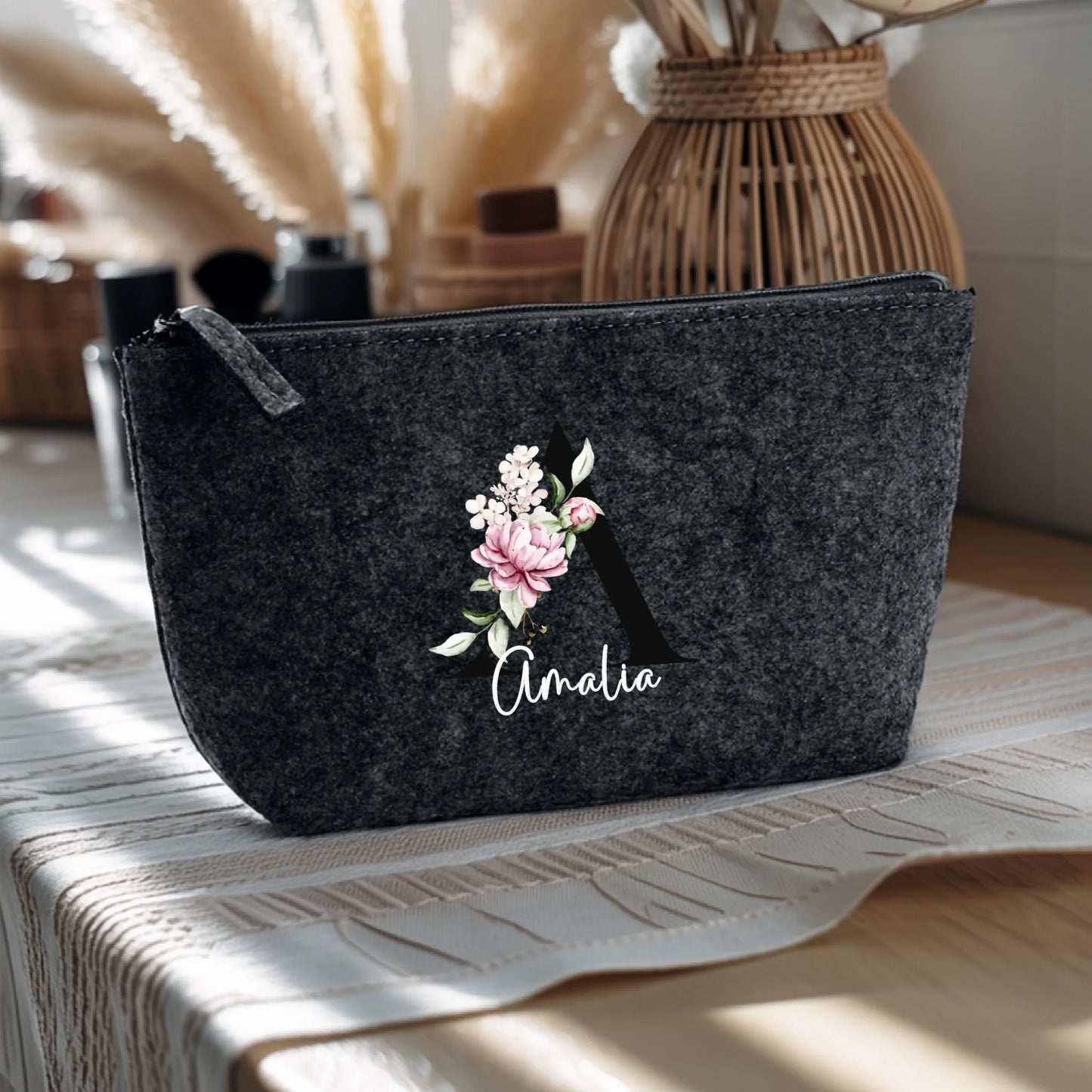 0017_1_the-background-features-a-light-wooden-t_JZOSC1nLRJazx44ZGMxT_Q_LUlt9BdSQ_SfP6YWQPjtSg