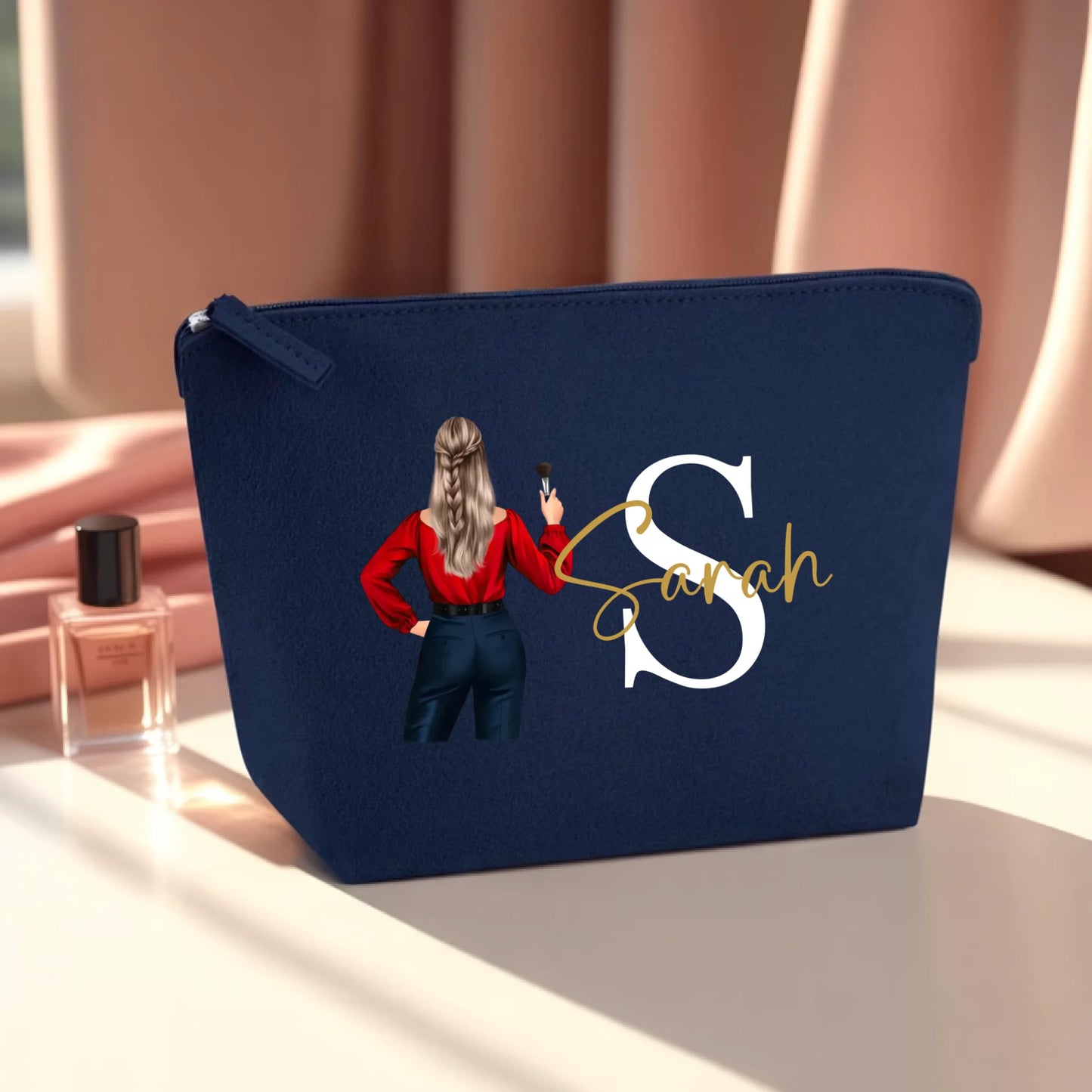 0019_1_the-makeup-bag-remains-unchanged-set-aga_72wUgnxoR5GUA58ol28RSQ_n5cLnm34QB2xHxgg1PJ7XA