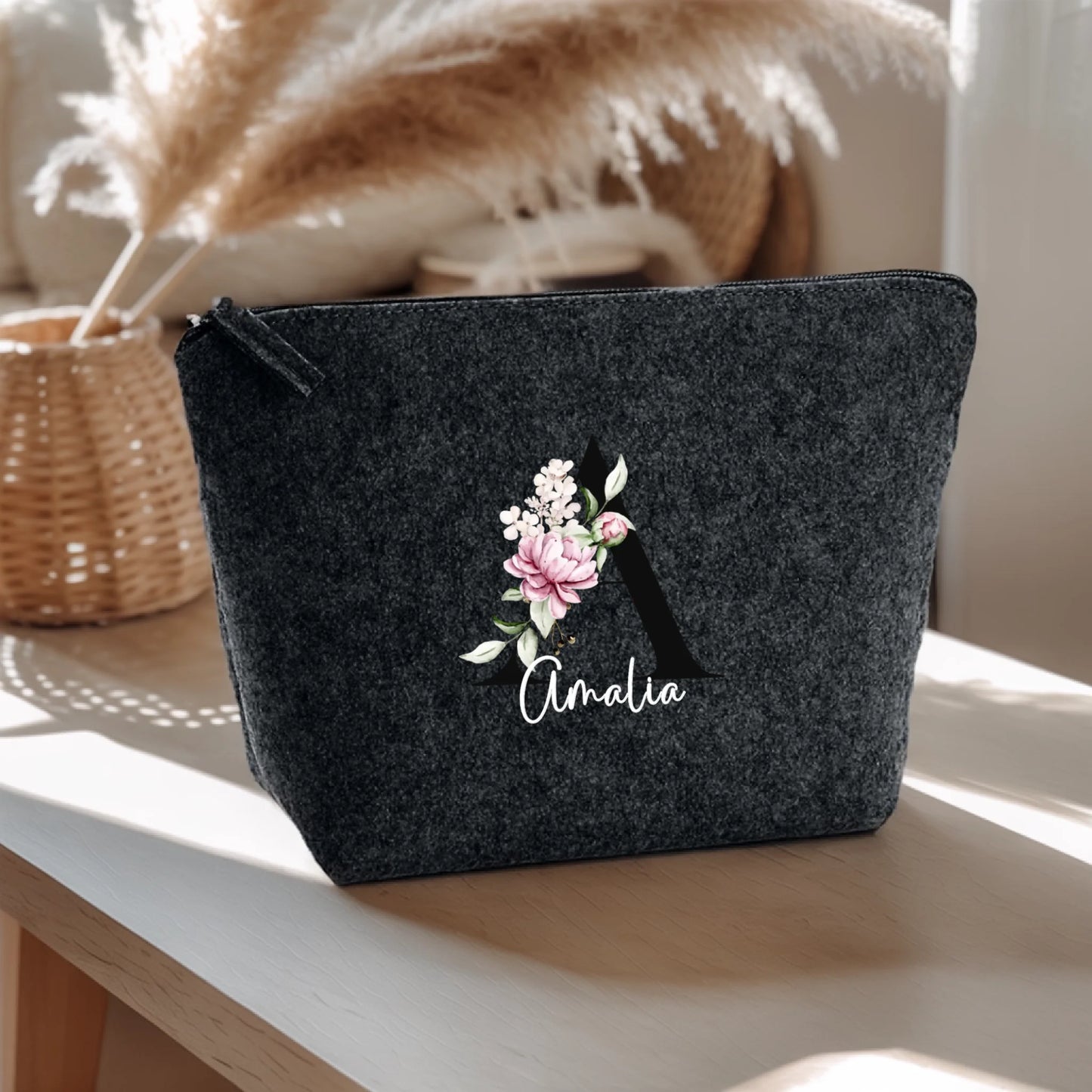 0014_1_the-background-is-set-on-a-light-wooden-_XjkkjBuAQdSAirzykTZbAw__6KCbqA4TuqrbteKDOSu5w