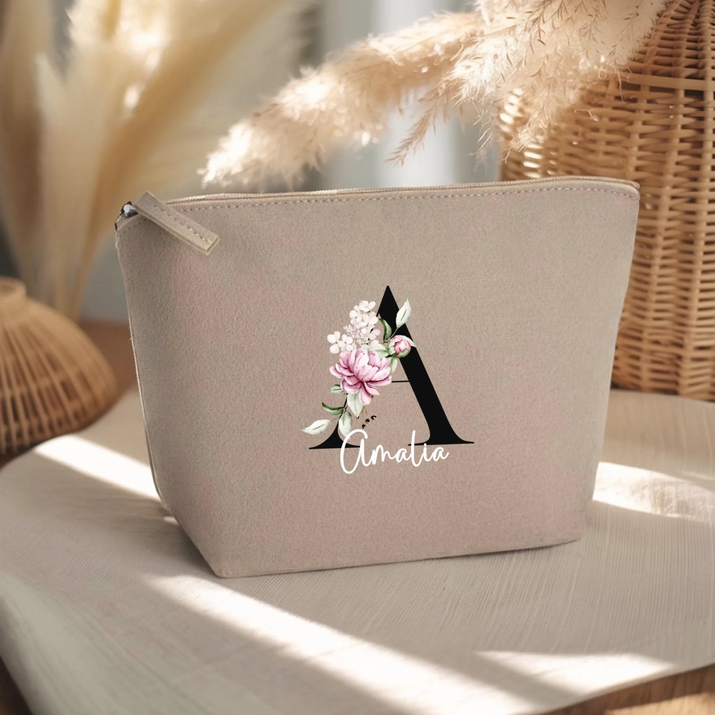 0010_1_the-background-is-set-upon-a-light-woode_FGKfsqWLSU6cj6EQW6YnMw_ZmaPSJuKT3y3LiUa8Z64oA