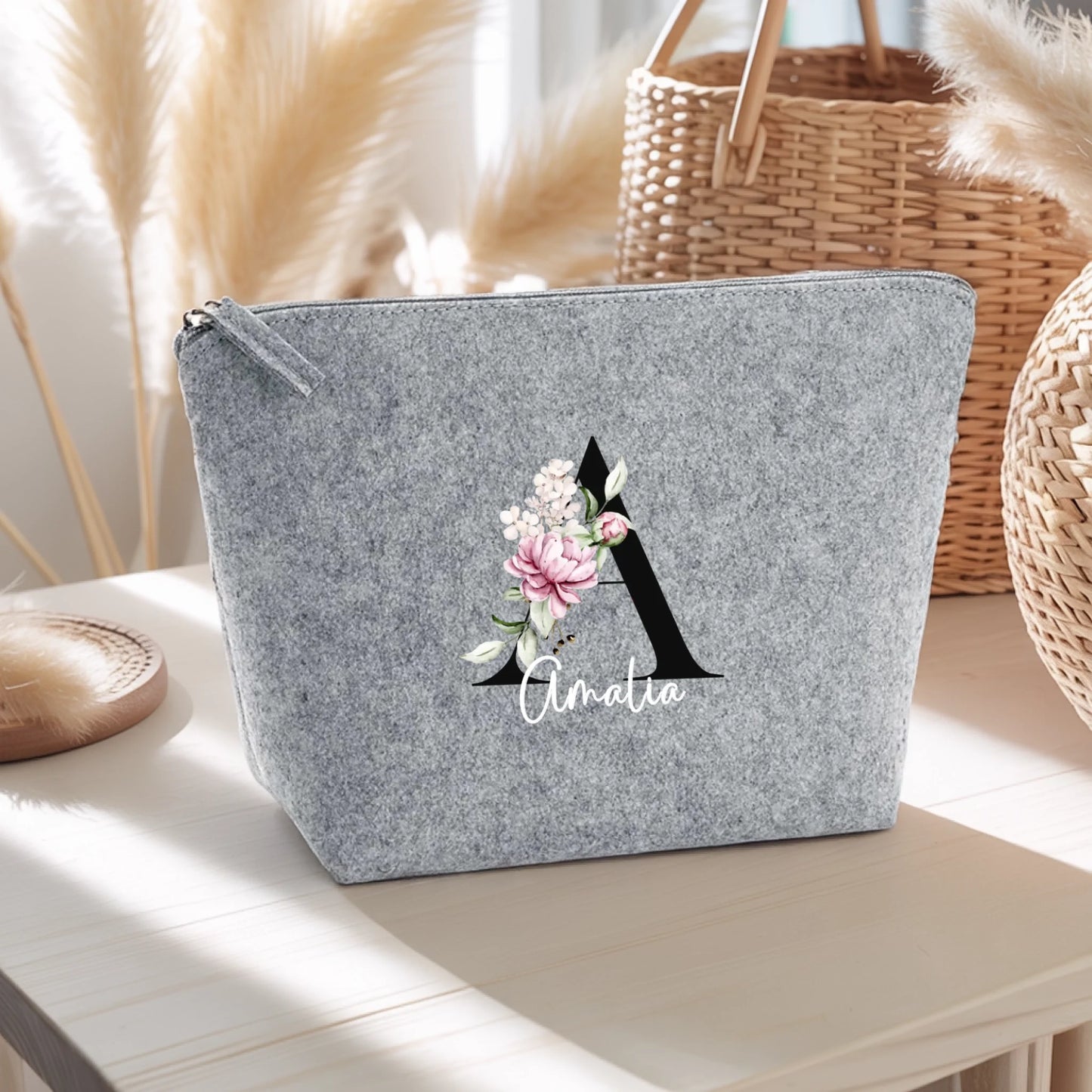 0009_1_the-scene-is-set-on-a-light-wooden-table_3nzr9pcKSV6hm5fTmmJTIg_qxrLTkNVR4eKI8KrTDaWZw