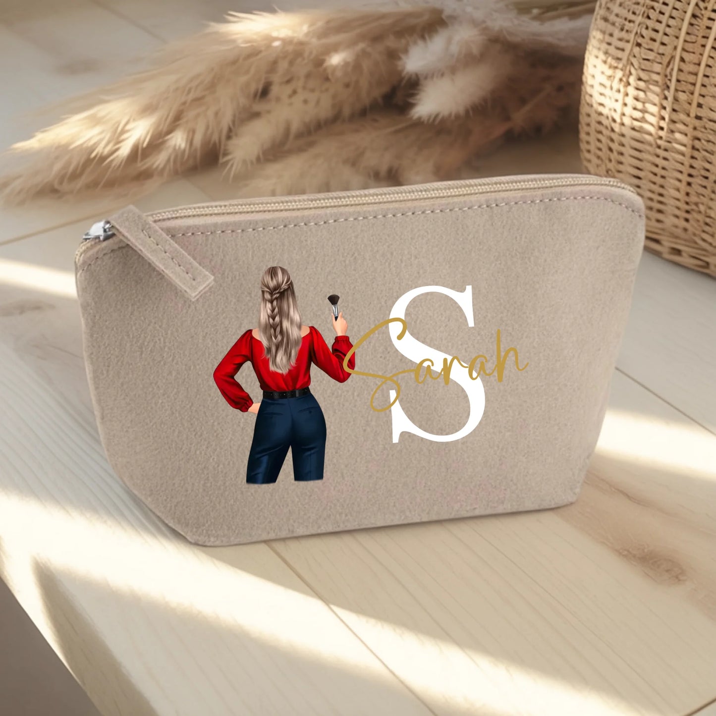 0013_1_the-background-is-set-upon-a-light-woode_lMDkDzw5TRi4rINBbsy8og_c8exRRJQTli-CJagMZBBmQ