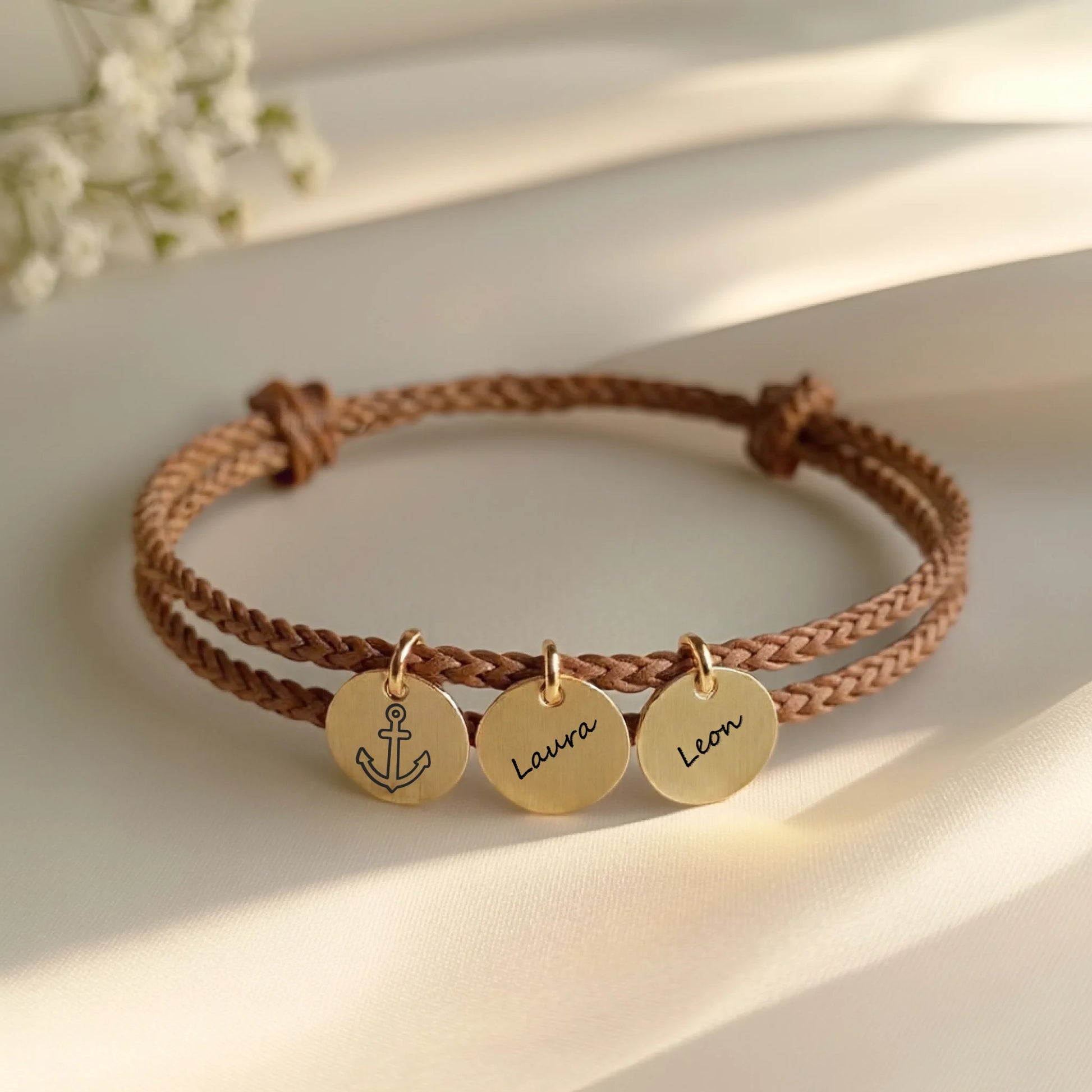 0014_1_a-clean-white-or-ivory-background-with-a_pGC-eAXTSf2331EPoQ31PA_bu4jsj8MSKC_a5I1cyZA0g