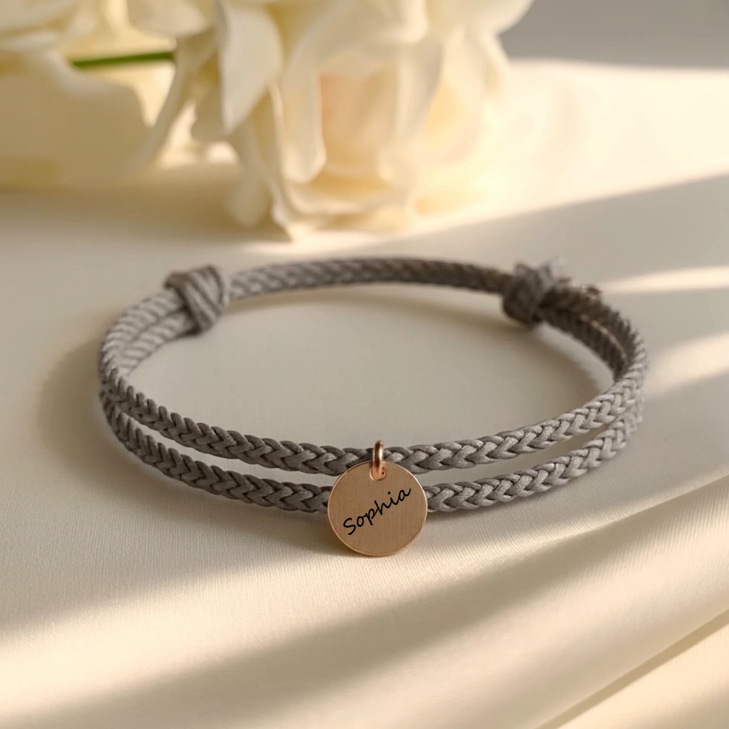 0002_1_the-composition-is-set-against-a-clean-w_seXRNFL-SVK4wXY_JhPUPw_hrNEE06mSnGcpMo0ayScQw