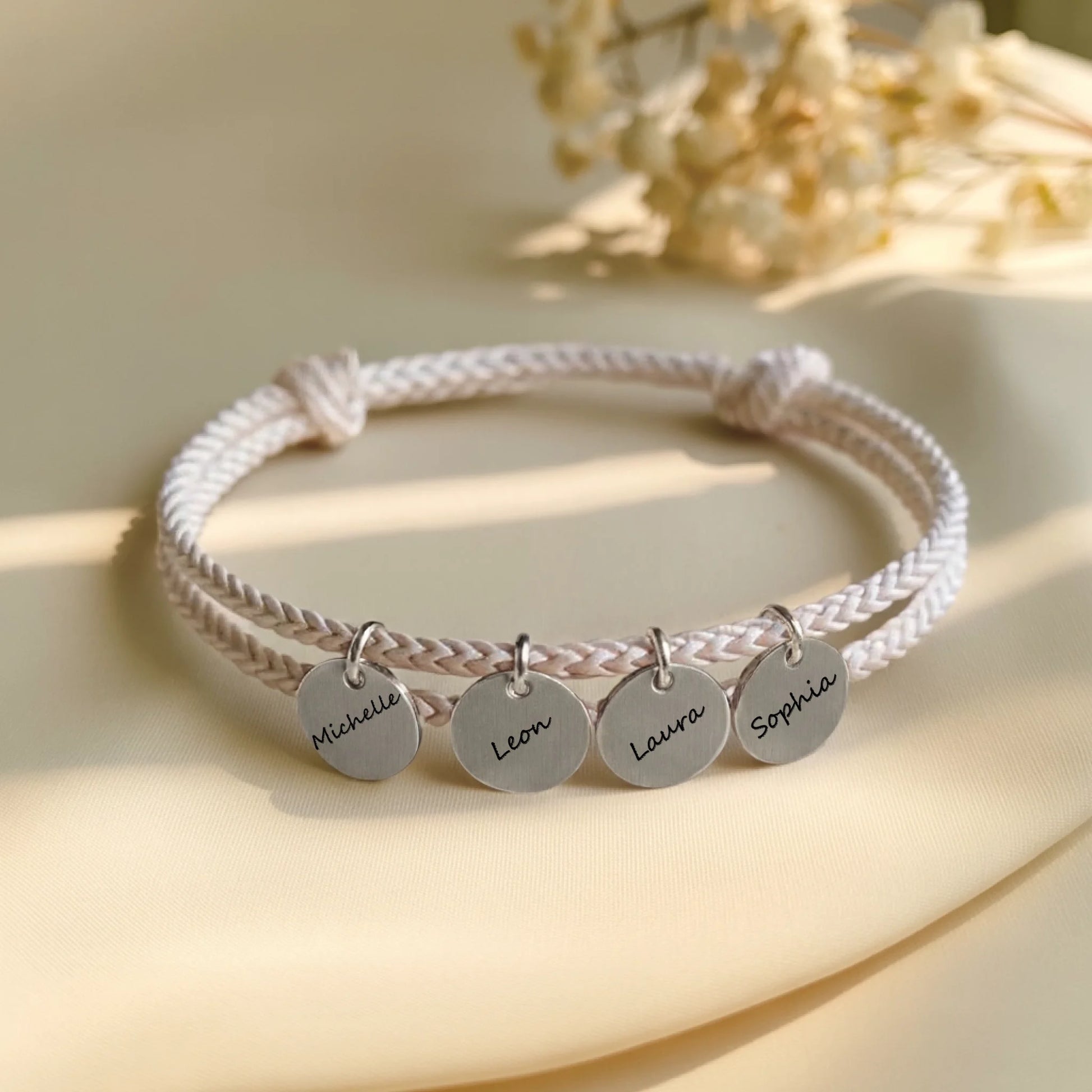 0010_1_a-clean-white-or-ivory-background-with-a_wYBGk_YVSoaDenNK79sVdQ_POuqJk3sT5GCO2EVjrGeZg