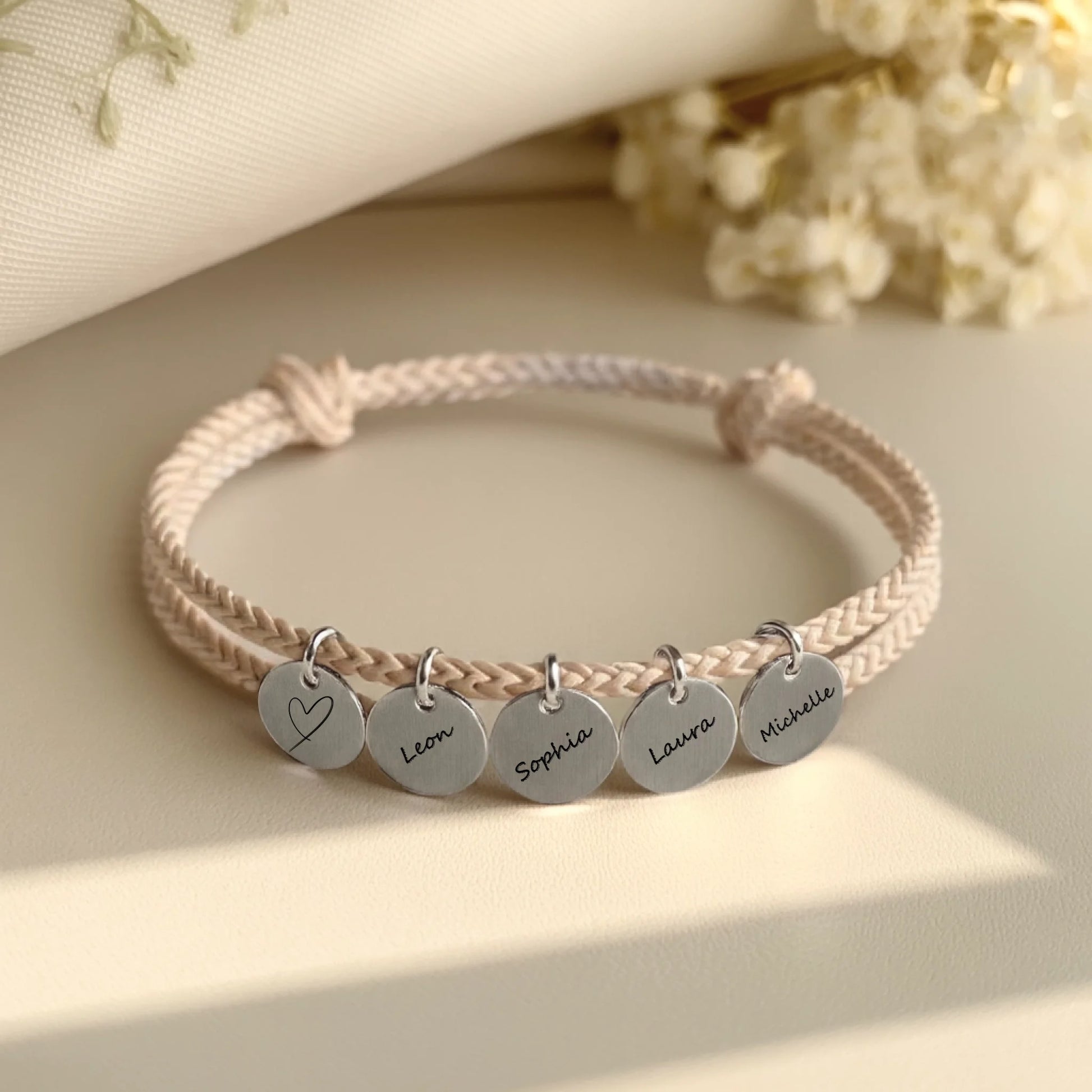 0009_1_a-clean-white-or-ivory-background-with-a_KgYsB_57RGm1ZPKDuSB7dQ_uGf-UBr0Tpq1FHd79U_Mkw