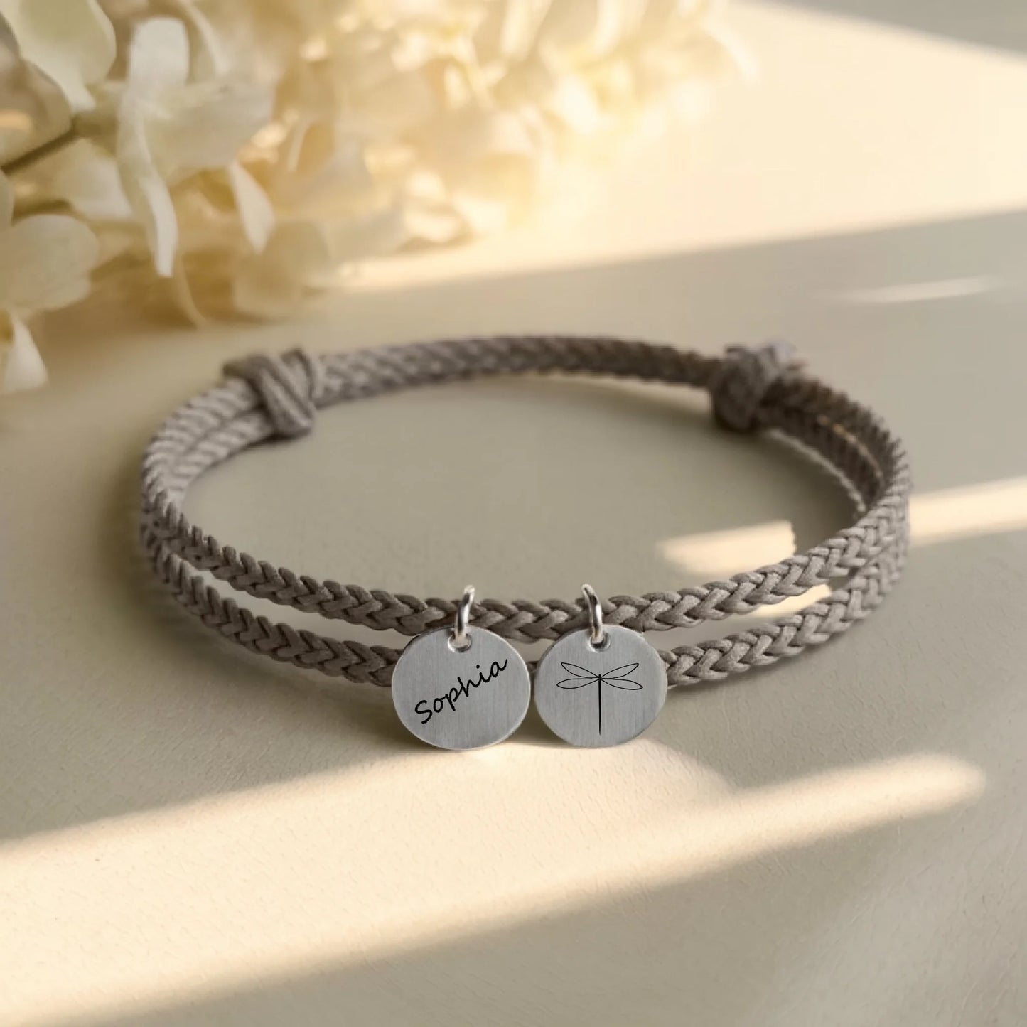 0002_1_a-clean-white-or-ivory-background-with-a_Z77UzSNXTAenRw-Oj78YKw_SjsKEOu7SKSpUoXdoYUEIQ