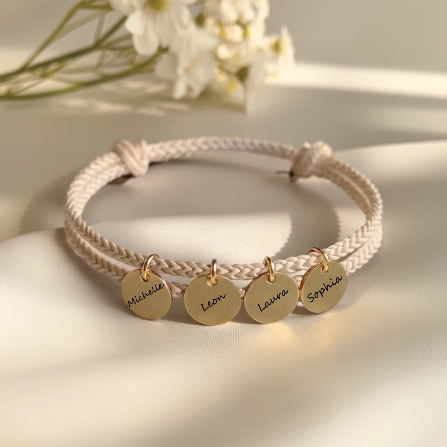 0011_1_a-clean-white-or-ivory-background-with-a_SGcG74e6T0WCt1Owcx96TQ_DDp8-380R0iIDcXOMPnBsw