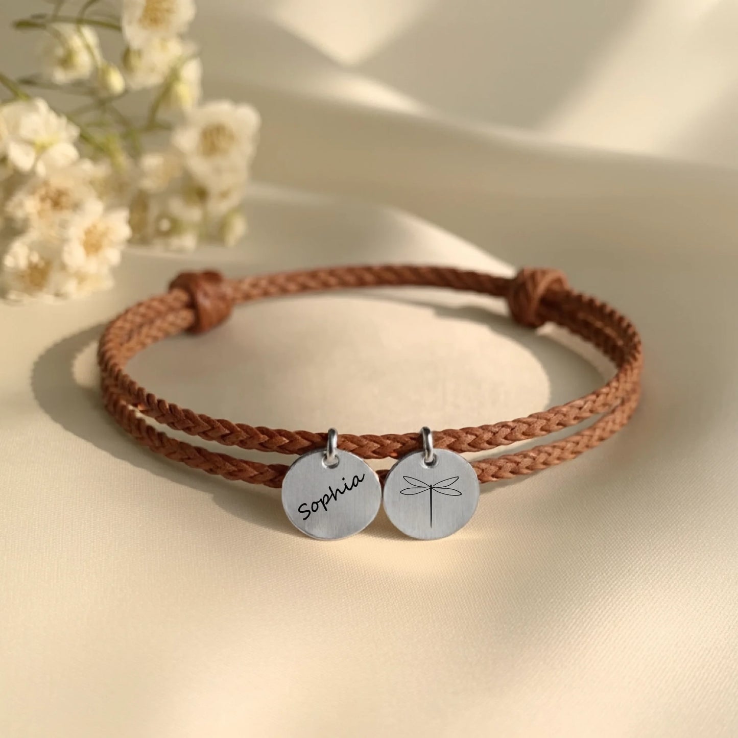 0004_1_a-clean-white-or-ivory-background-with-a_ZOK5TSX1Rx2yobSZX-3gNQ_lQp-_QSISqyvot6IOcUVSg