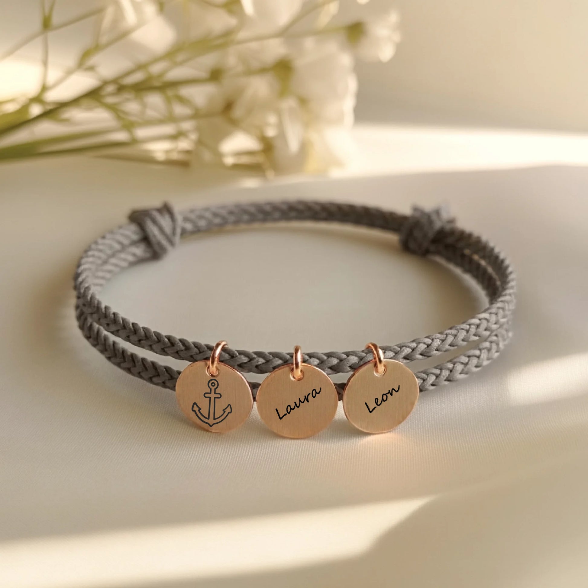 0001_1_a-clean-white-or-ivory-background-with-a_jHgFHrg-QTSrUP1GcapReA_JGdMKX7kTaG7bQ7xTN7Dvw