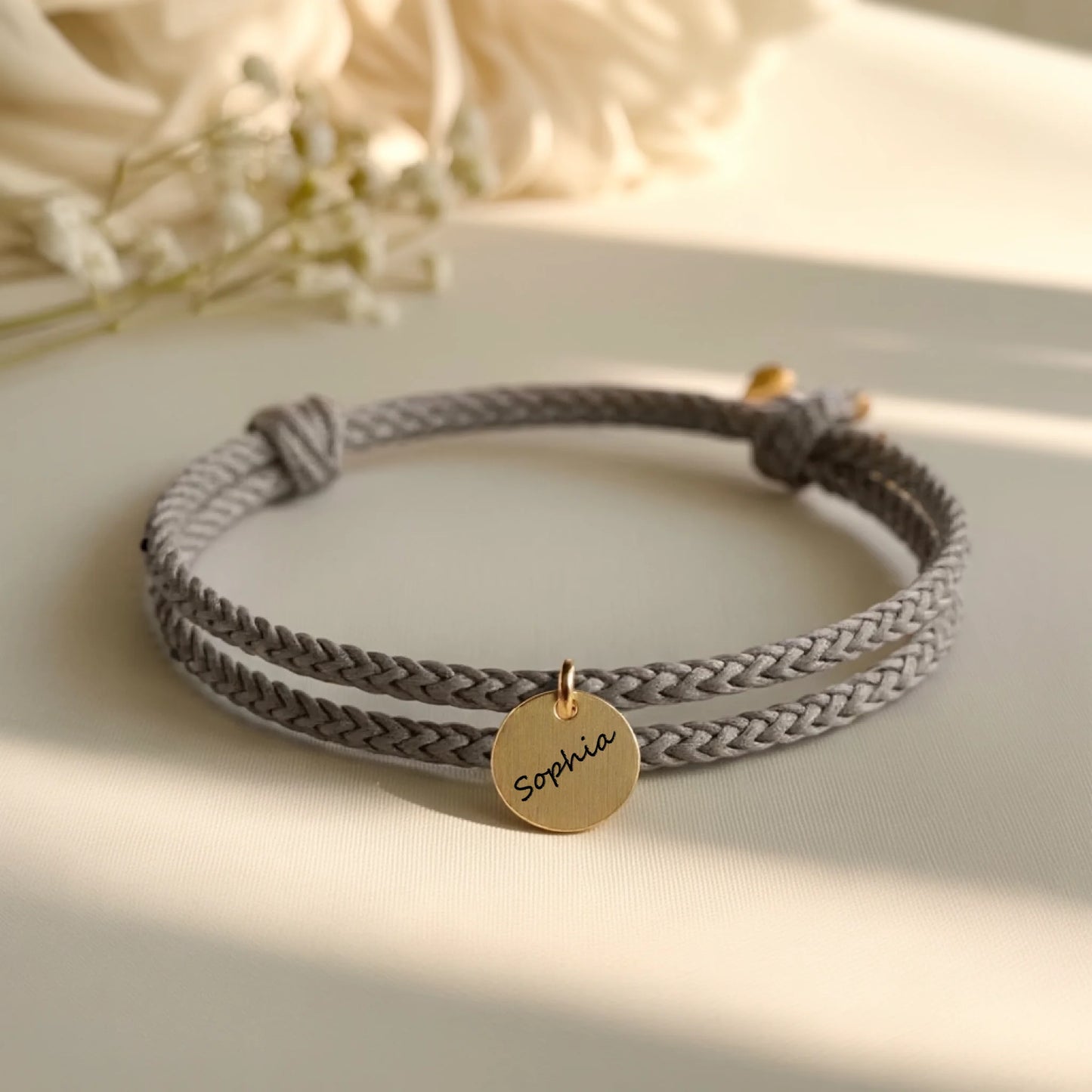 0014_1_a-clean-white-or-ivory-background-with-a_XYUROPBKTAKDXyhZmVvk_Q_qoo6b51hTQa4hVnDtIpezQ