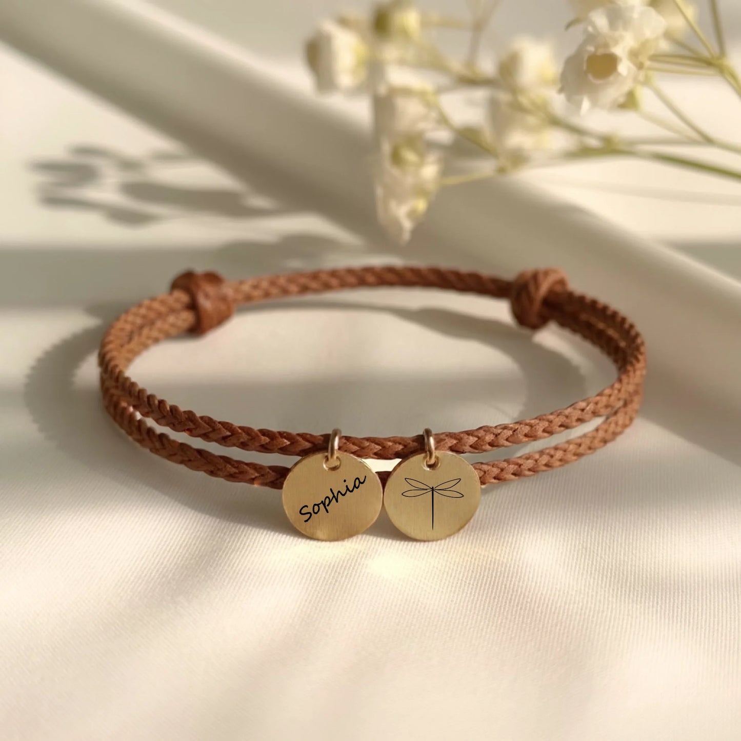 0021_1_a-clean-white-or-ivory-background-with-a_9TmZf6EyTVaQyaaXYOj4Ow_SVzl6OhhT5ymo0W6exXEDg