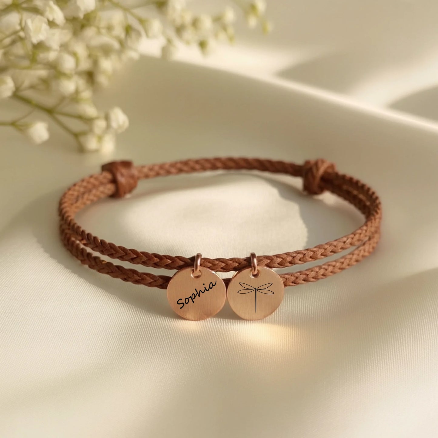 0009_1_a-clean-white-or-ivory-background-with-a_fttM_rcYTOyMt9yaFhzRXA_9wn-sy5rT1aPFVADOOYqow