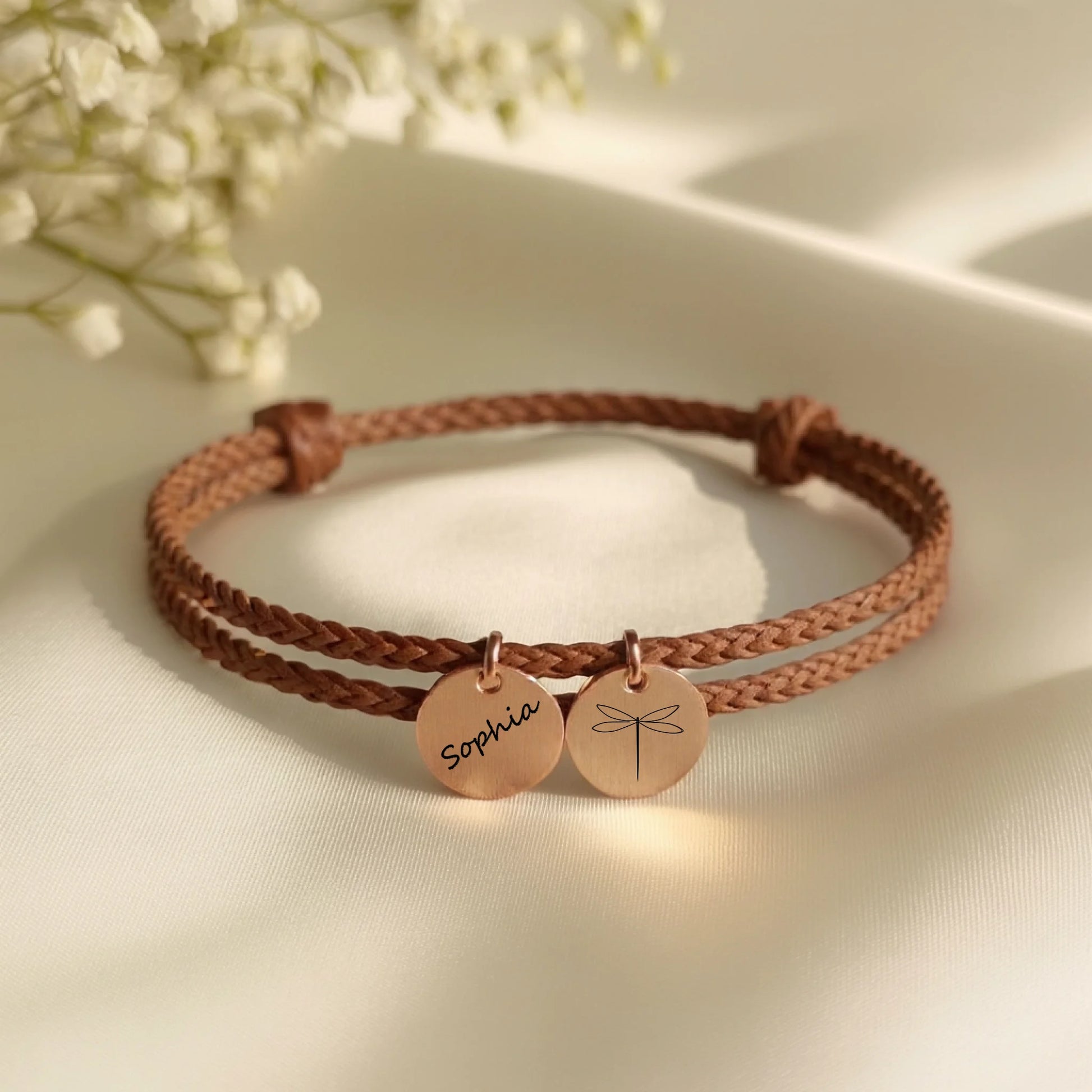 0009_1_a-clean-white-or-ivory-background-with-a_fttM_rcYTOyMt9yaFhzRXA_9wn-sy5rT1aPFVADOOYqow