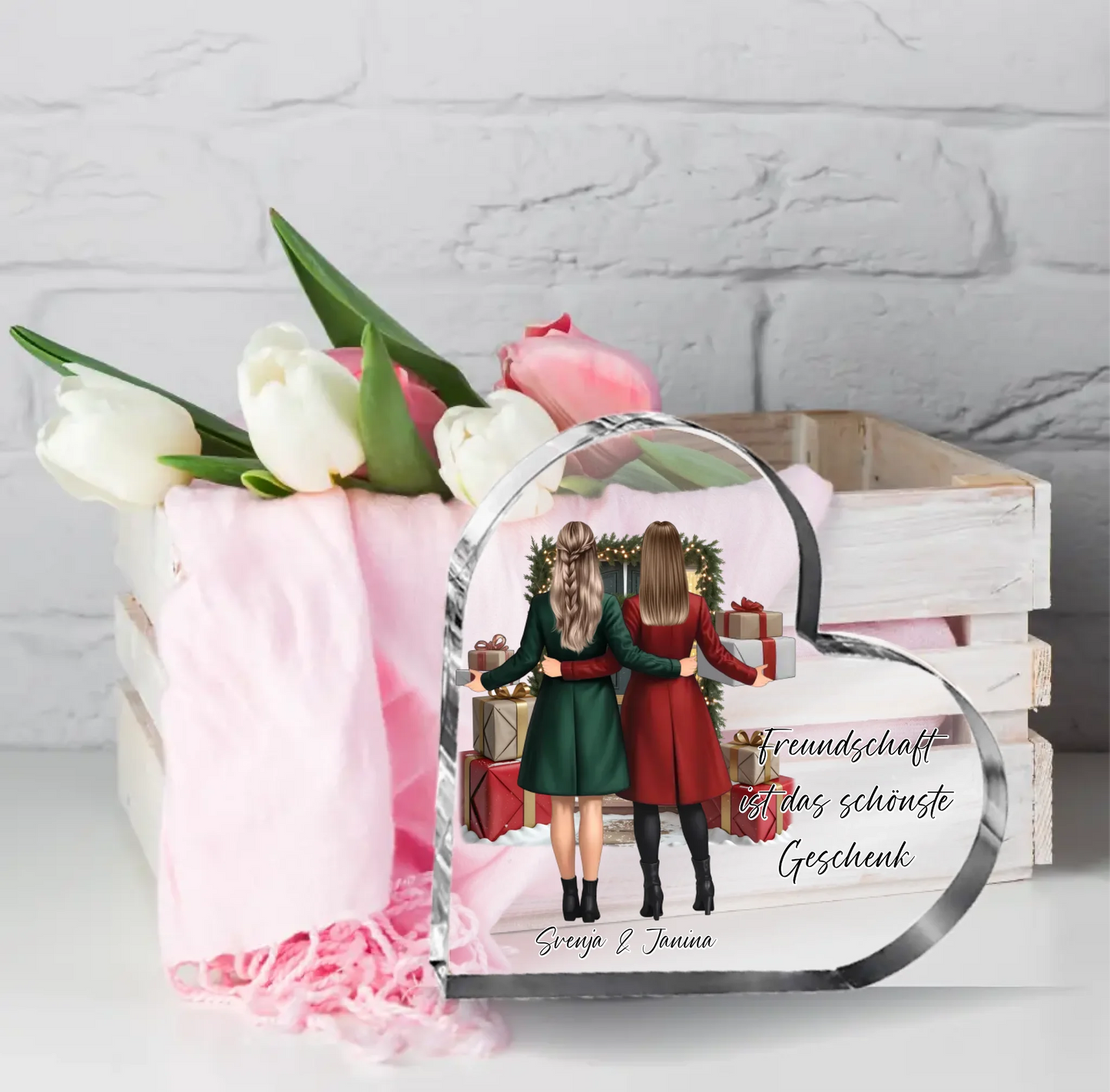 Freundinnen mit Geschenk Herz Glasaufsteller