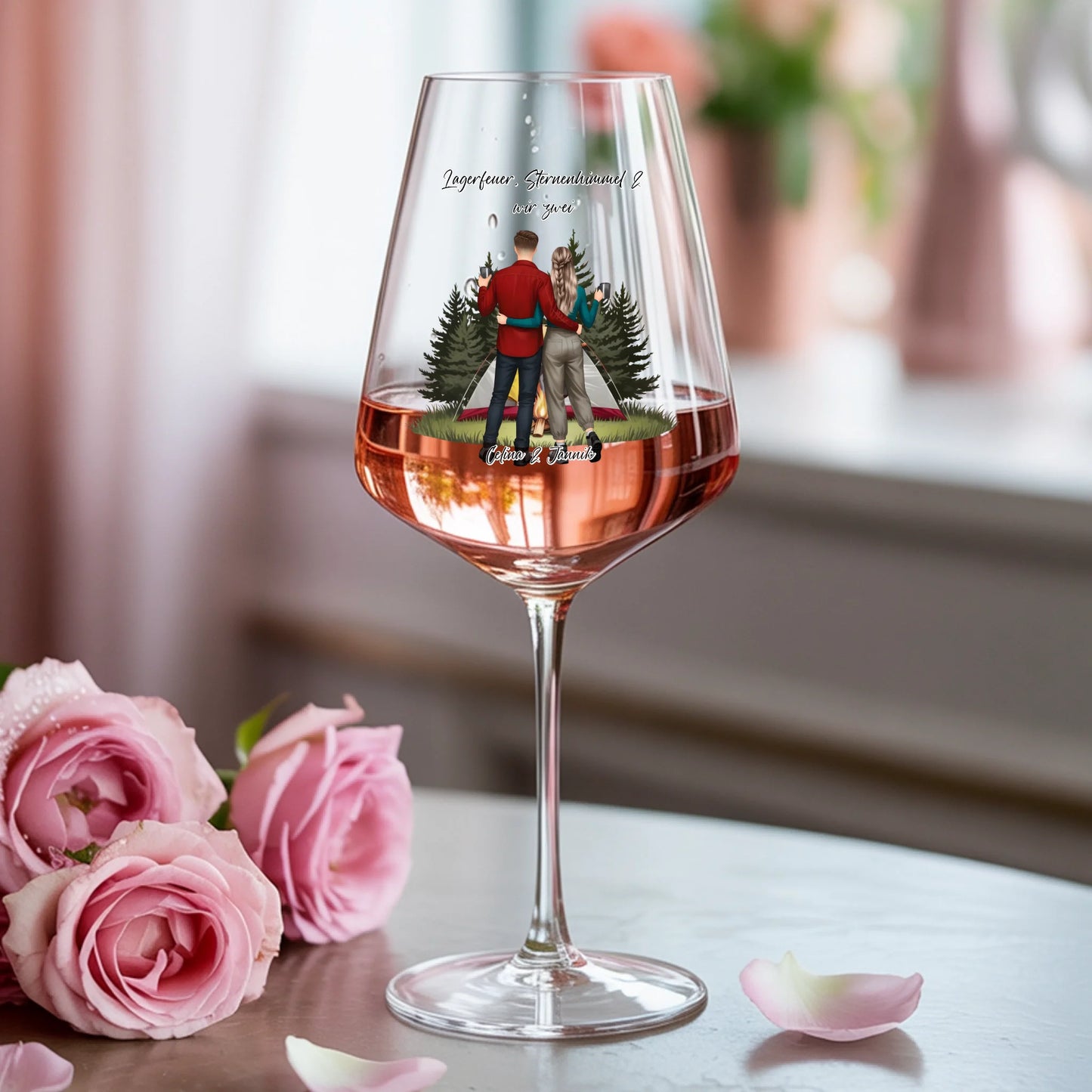 Weinglas-personalisiertes-Geschenk_0000_0006_1_a-photograph-of-a-delicate-v-shaped-rose_mwM5Q8Z9T46EGNCtUewCTw_vT0xAXktR