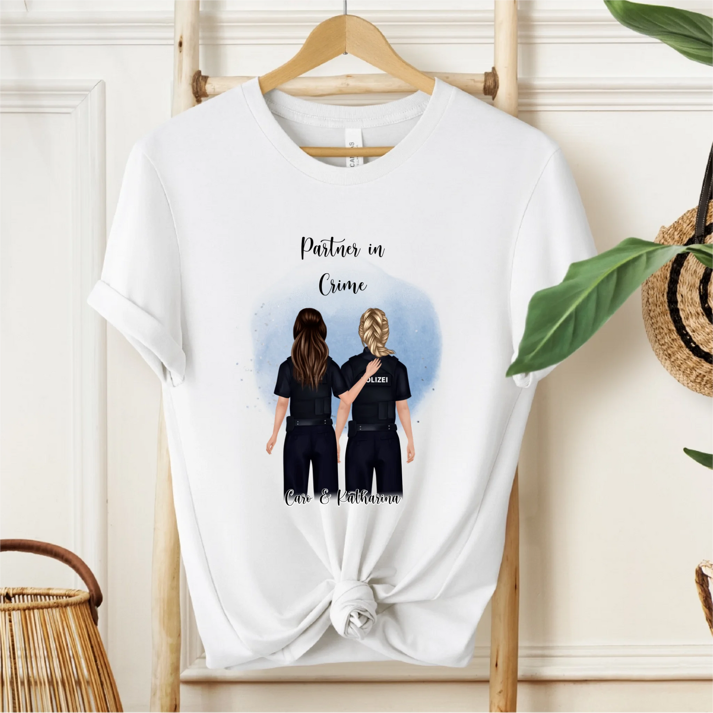 2-4 Polizistinnen T-Shirt
