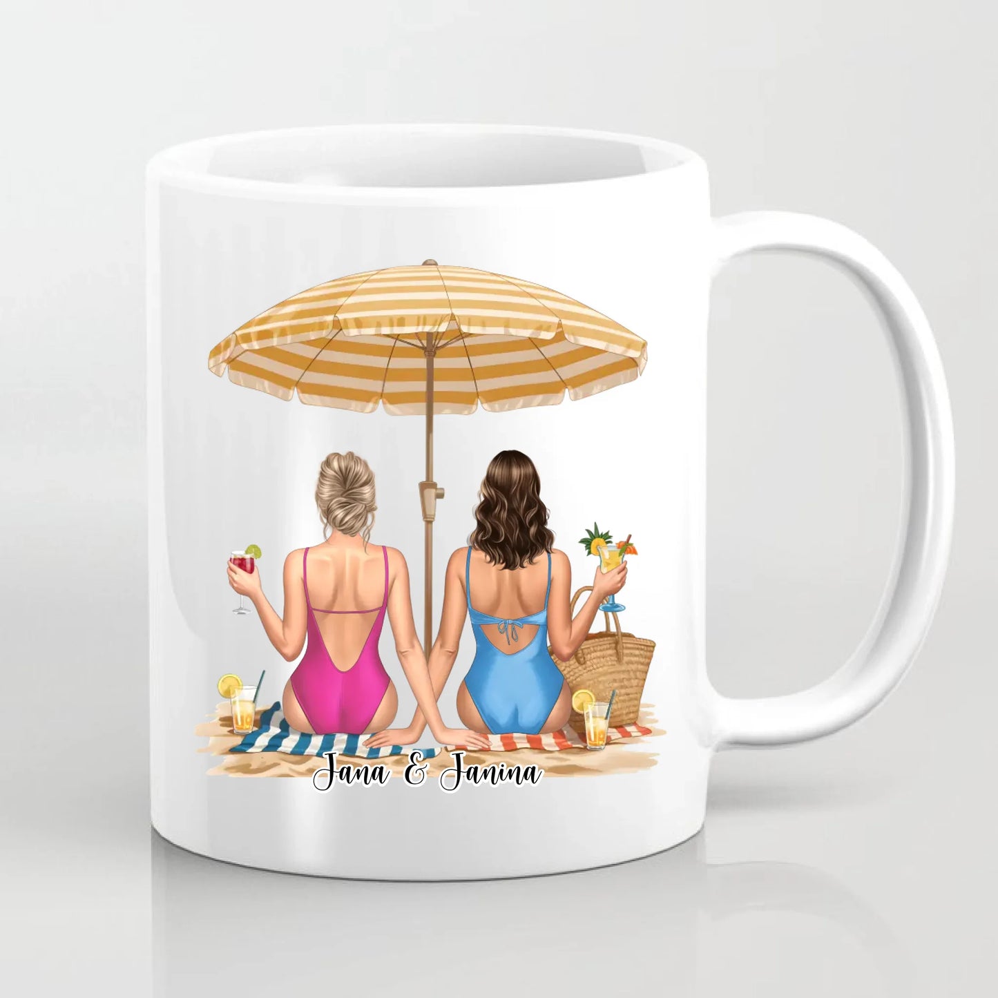 Freundinnen am Strand Tasse
