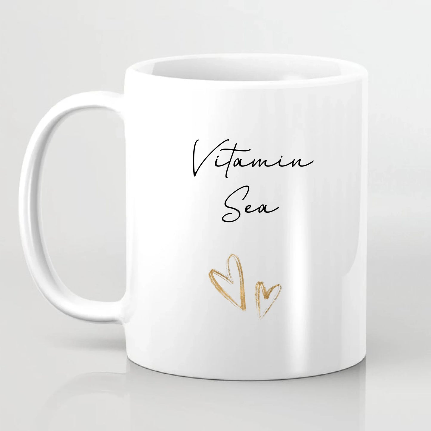 Frau am Strand Tasse