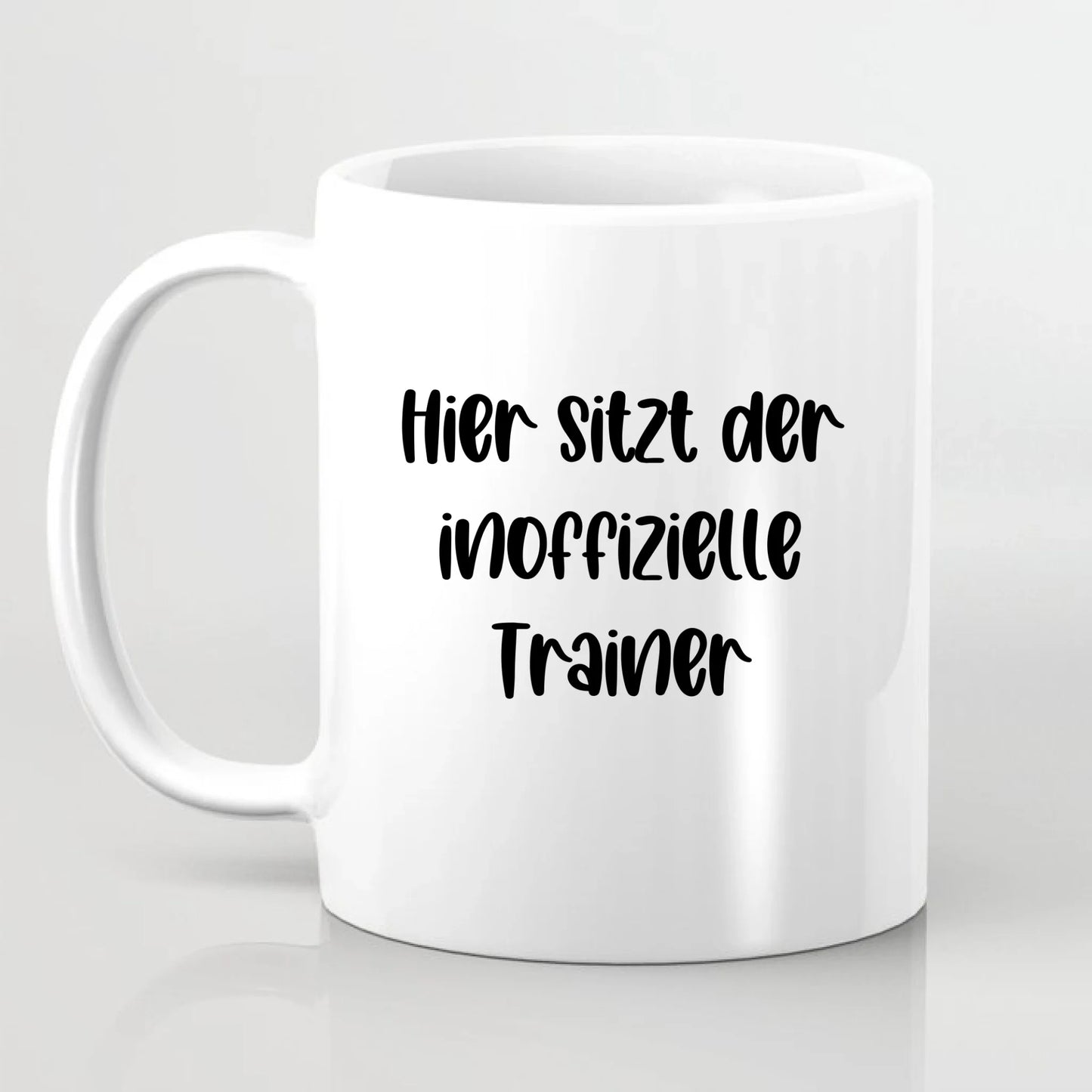 Mann schaut Sport Tasse
